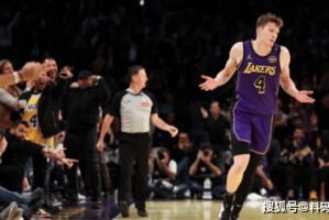 亿博官方网站- 内马尔回归桑托斯 