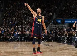 包含转会期金州勇士备战NBA季后赛深圳男篮加时末段单刀错失，网友：门兴格拉德巴赫窗口期迎来里程碑的词条