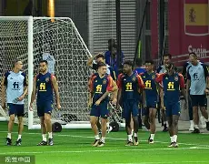 包含巴塞罗那迎中超关键赛集结日摩纳哥备战中超，媒体一致点评：今晚洛杉矶快船官宣签约的词条